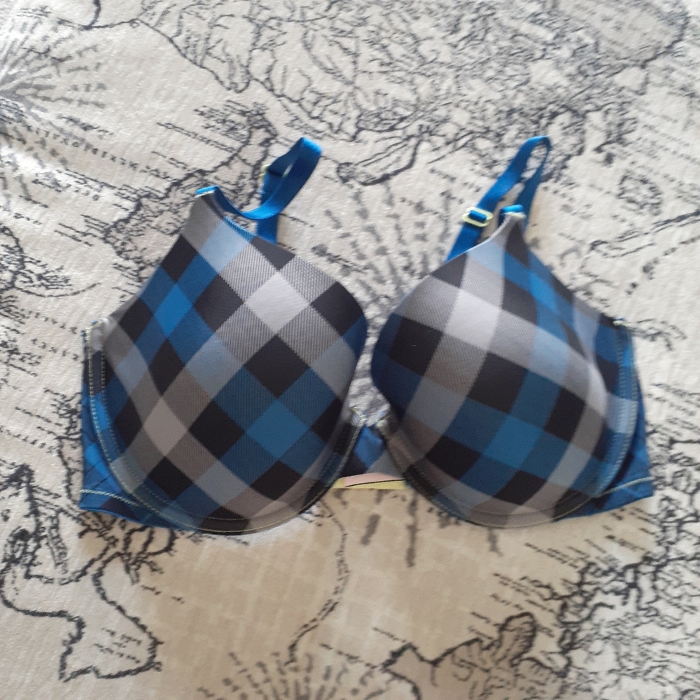 34DD VS Bra